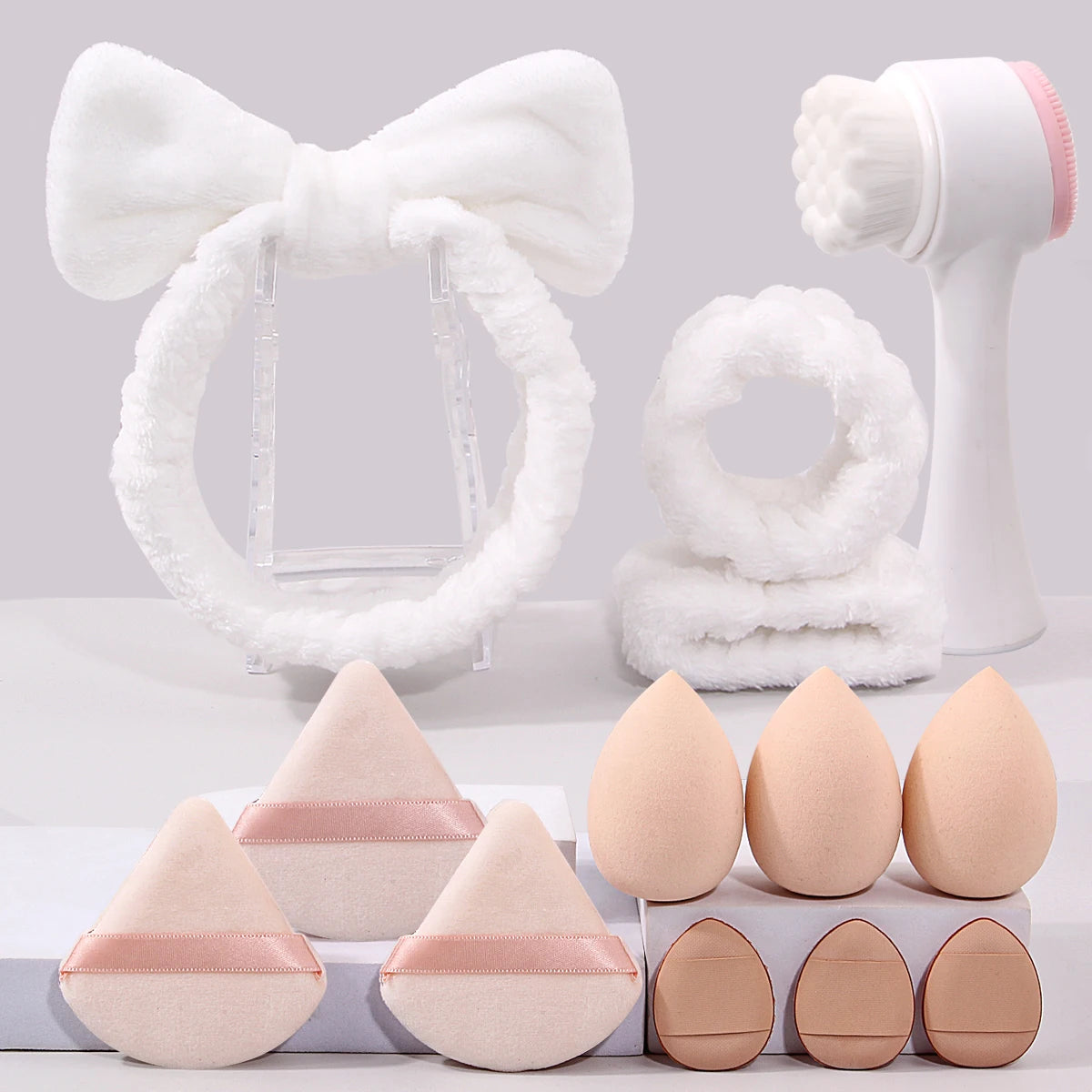 13/4pcs Facial Care Set, Makeup Sponges,  Silicone Exfoliating Brushes, with Hair Ties, for Deep Cleansing Skincare Kit