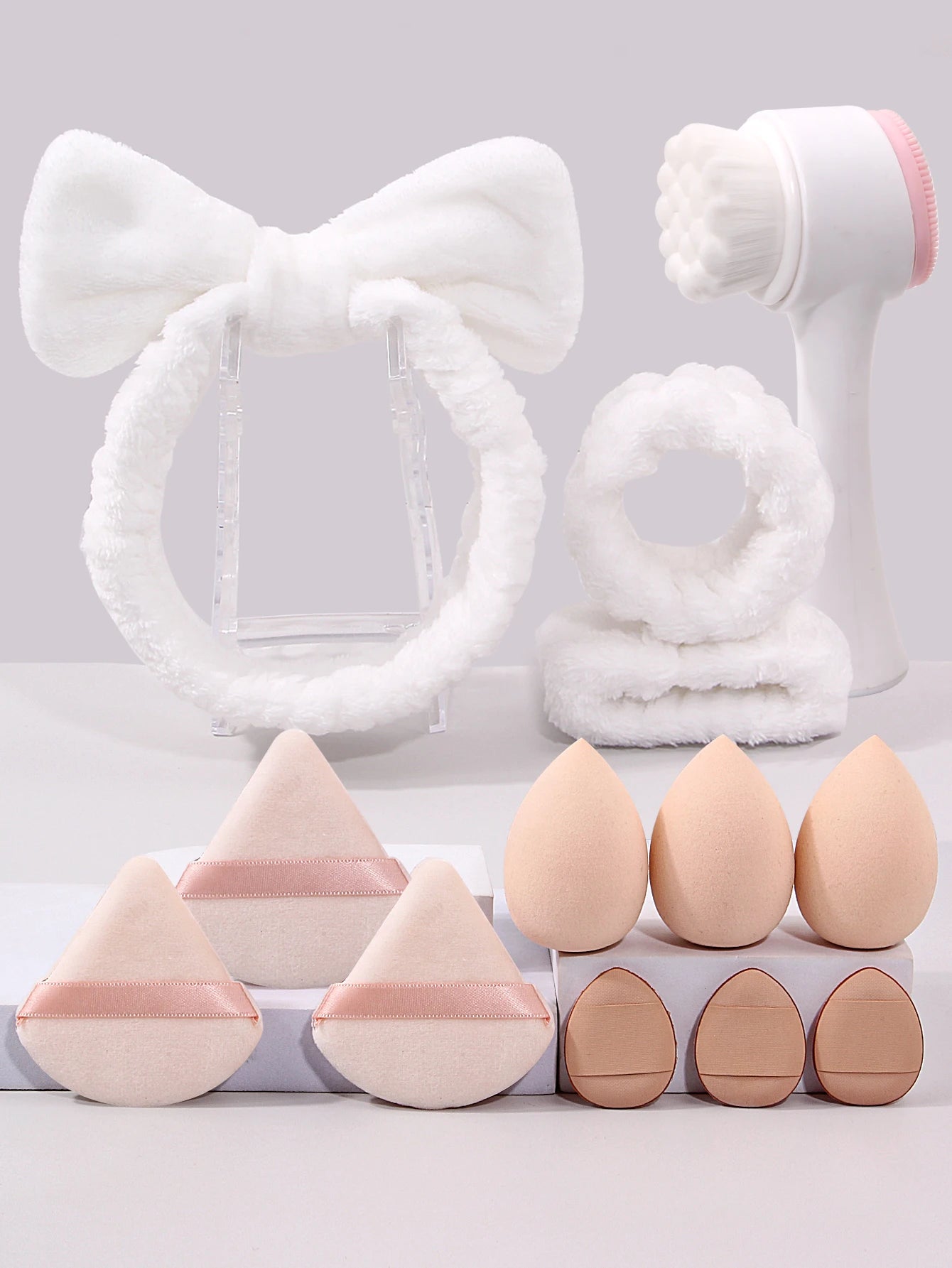 13/4pcs Facial Care Set, Makeup Sponges,  Silicone Exfoliating Brushes, with Hair Ties, for Deep Cleansing Skincare Kit